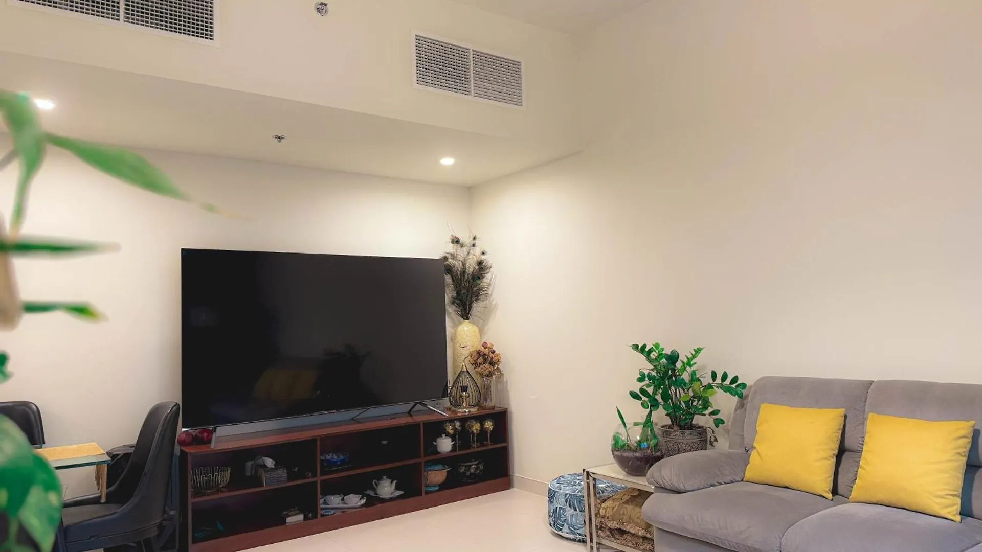 Homestay Modern Space In Prime Location Dubai