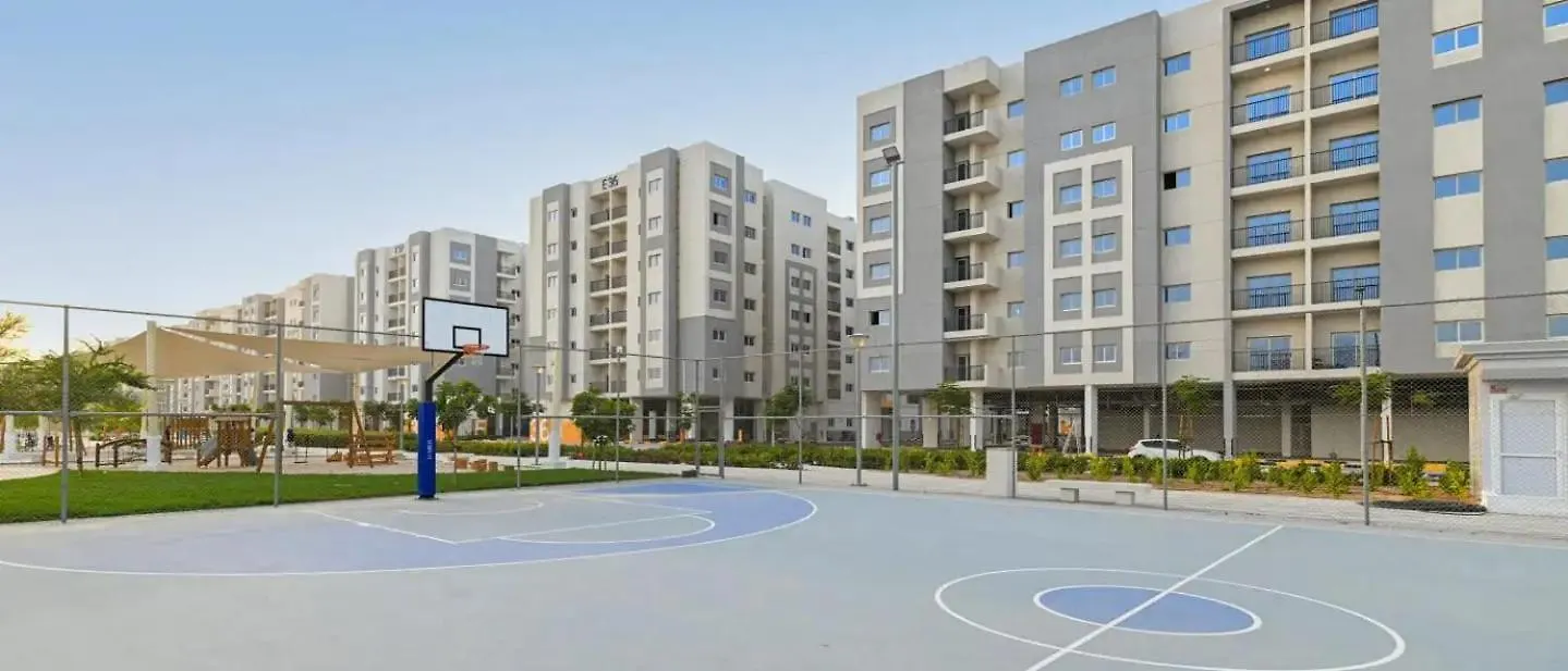 Modern Space In Prime Location Dubai Homestay